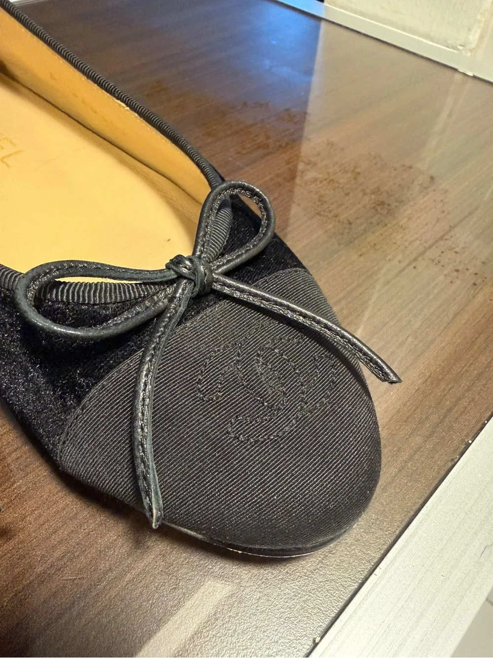 CHANEL Black Velvet Ballet Flats with Bow Trim - Picture 4 of 5